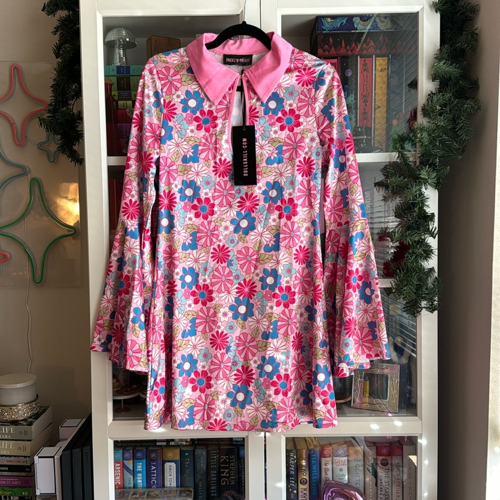 NWT 70’S FLOWERED SHIFT DRESS